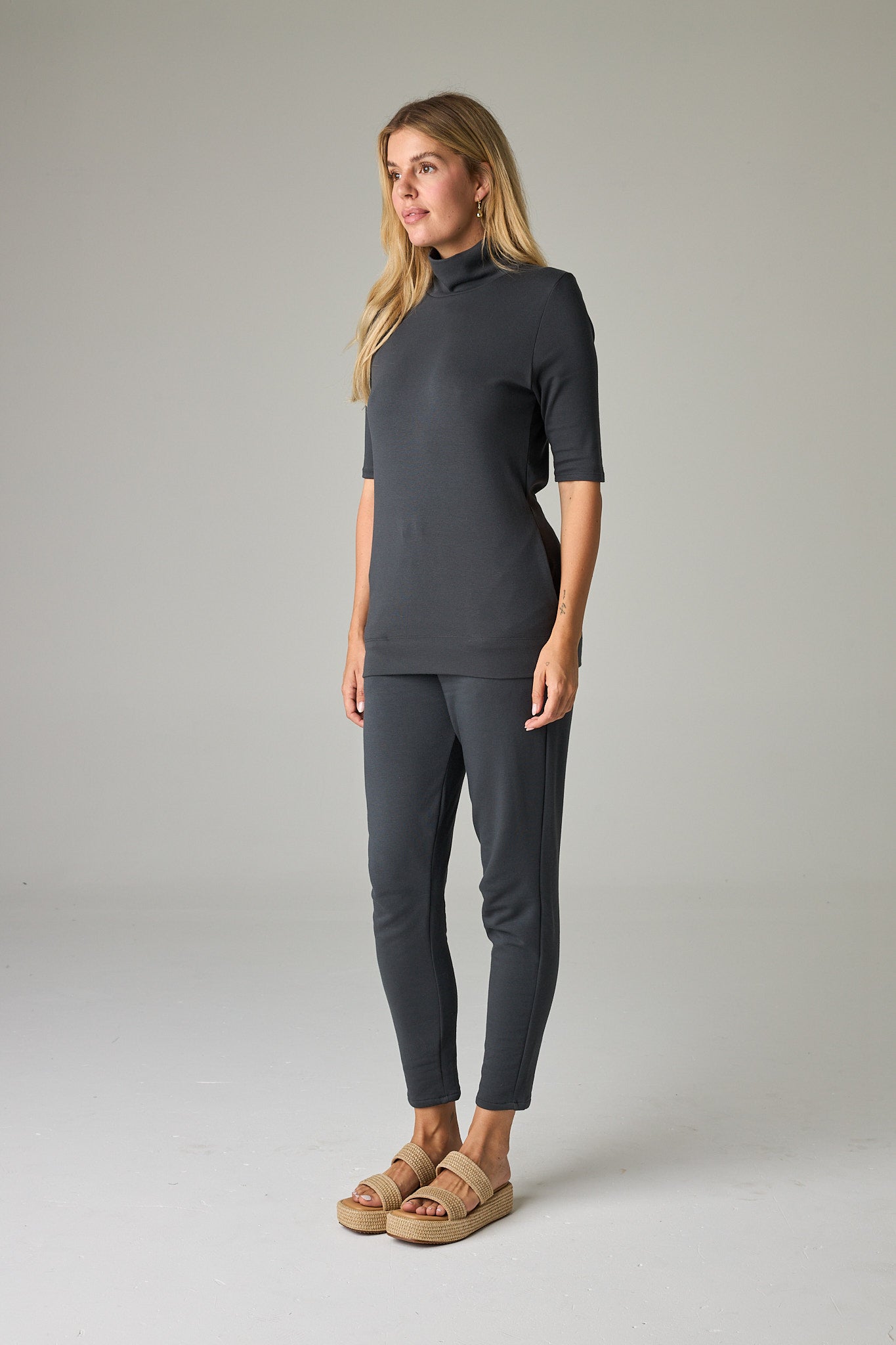 Slate – Cool, versatile grey