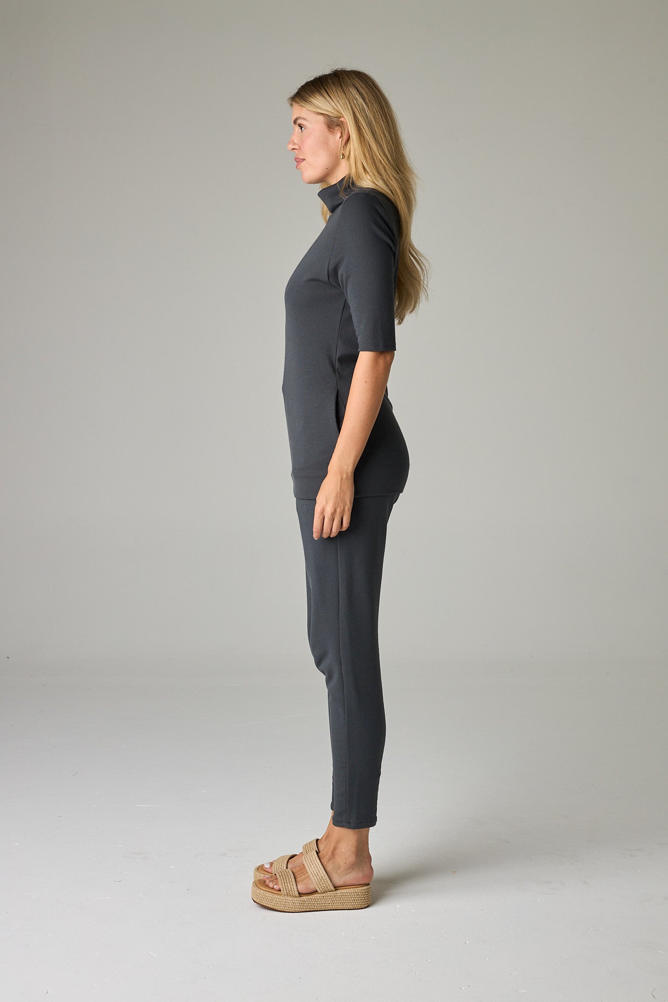 Slate – Cool, versatile grey