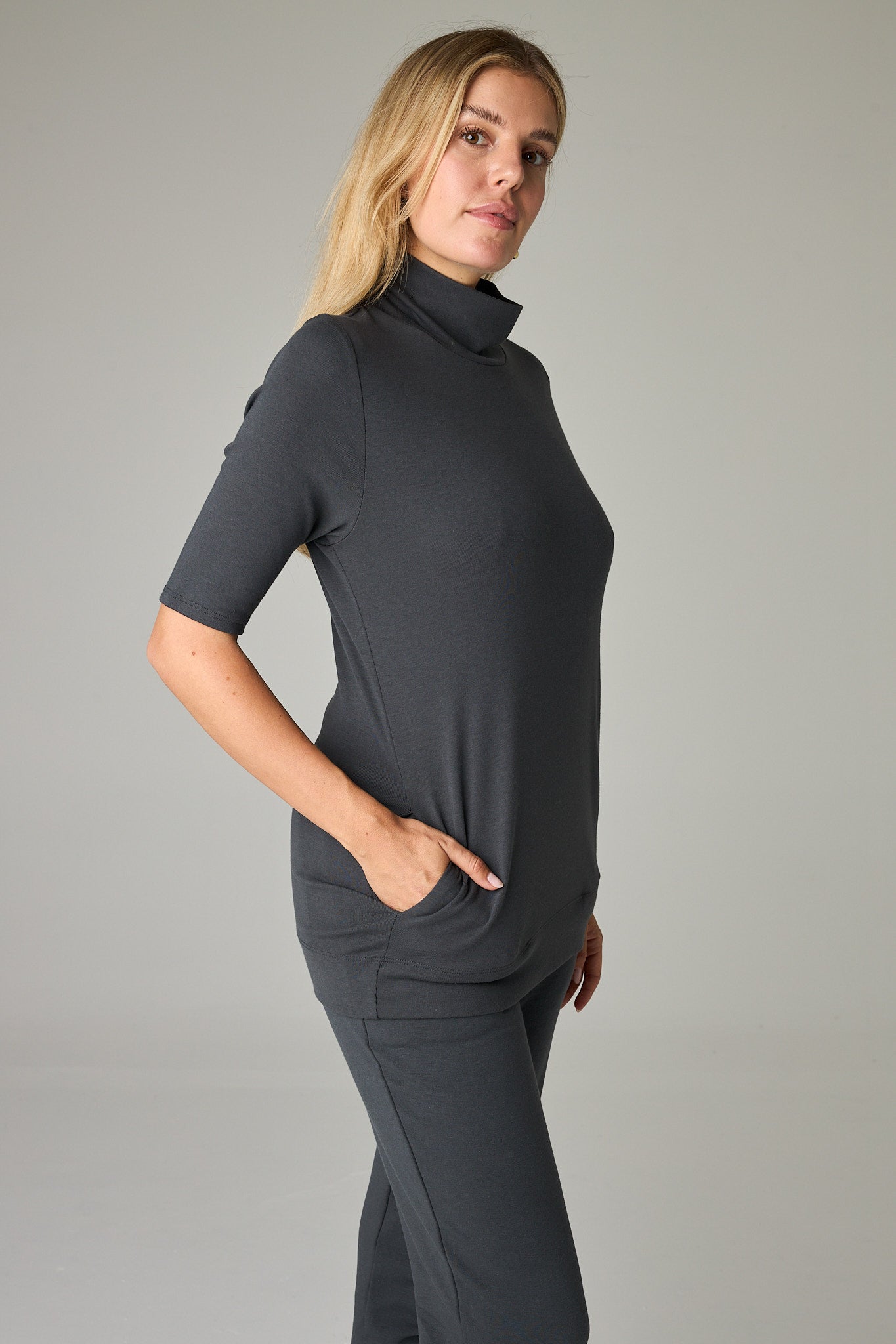 Slate – Cool, versatile grey