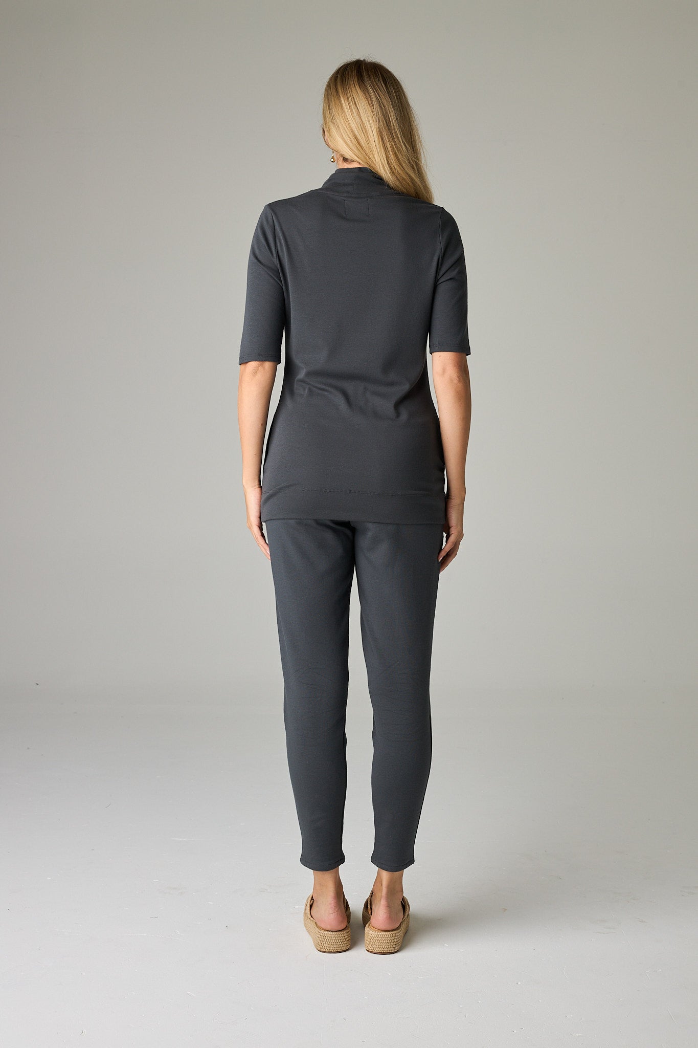 Slate – Cool, versatile grey