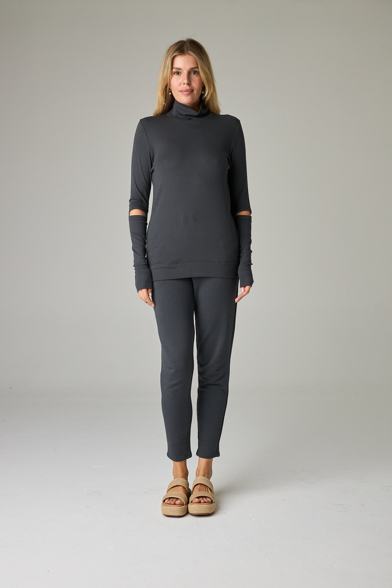 Slate – Cool, versatile grey