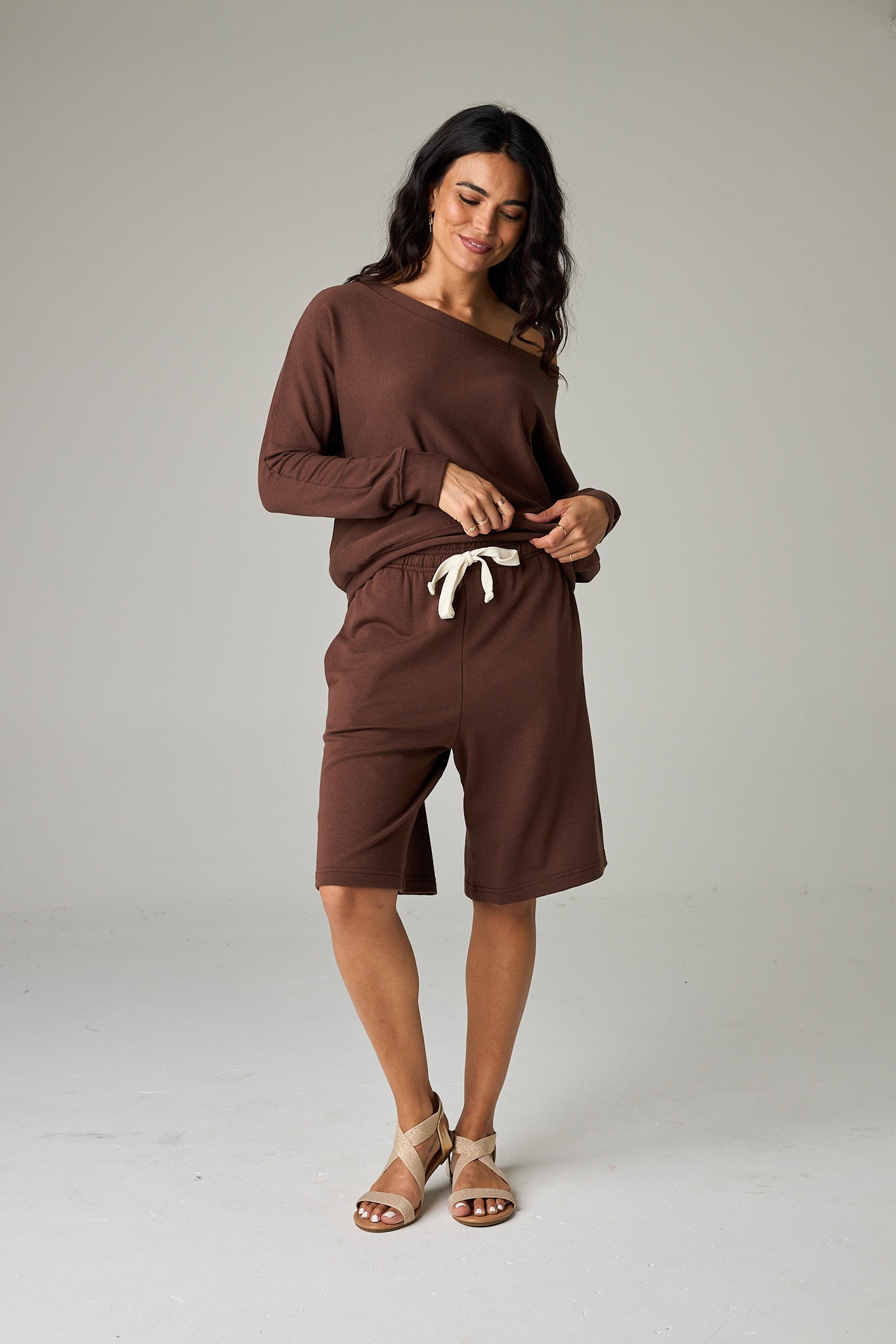 Earth Brown – Warm, earthy brown with depth