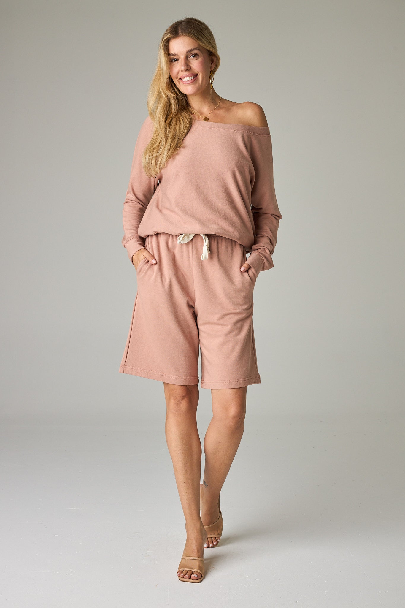 Desert Sand – Sophisticated pinkish tan