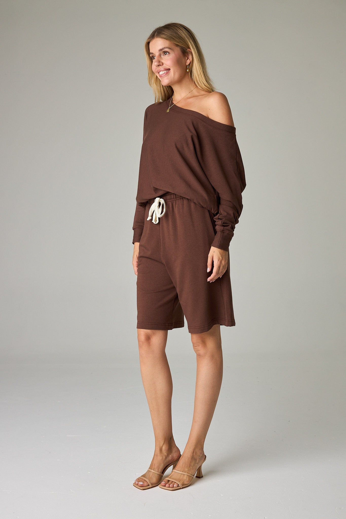 Earth Brown – Warm, earthy brown with depth