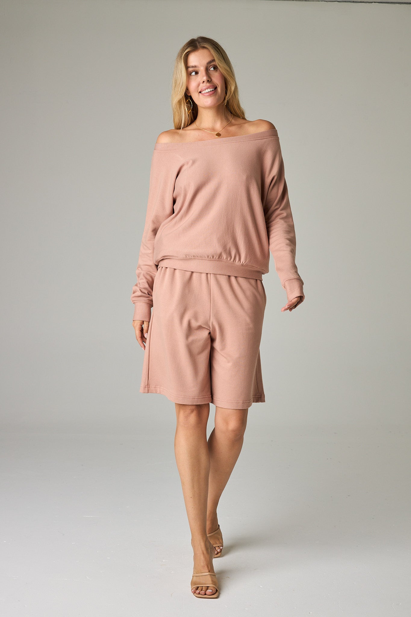 Desert Sand – Sophisticated pinkish tan