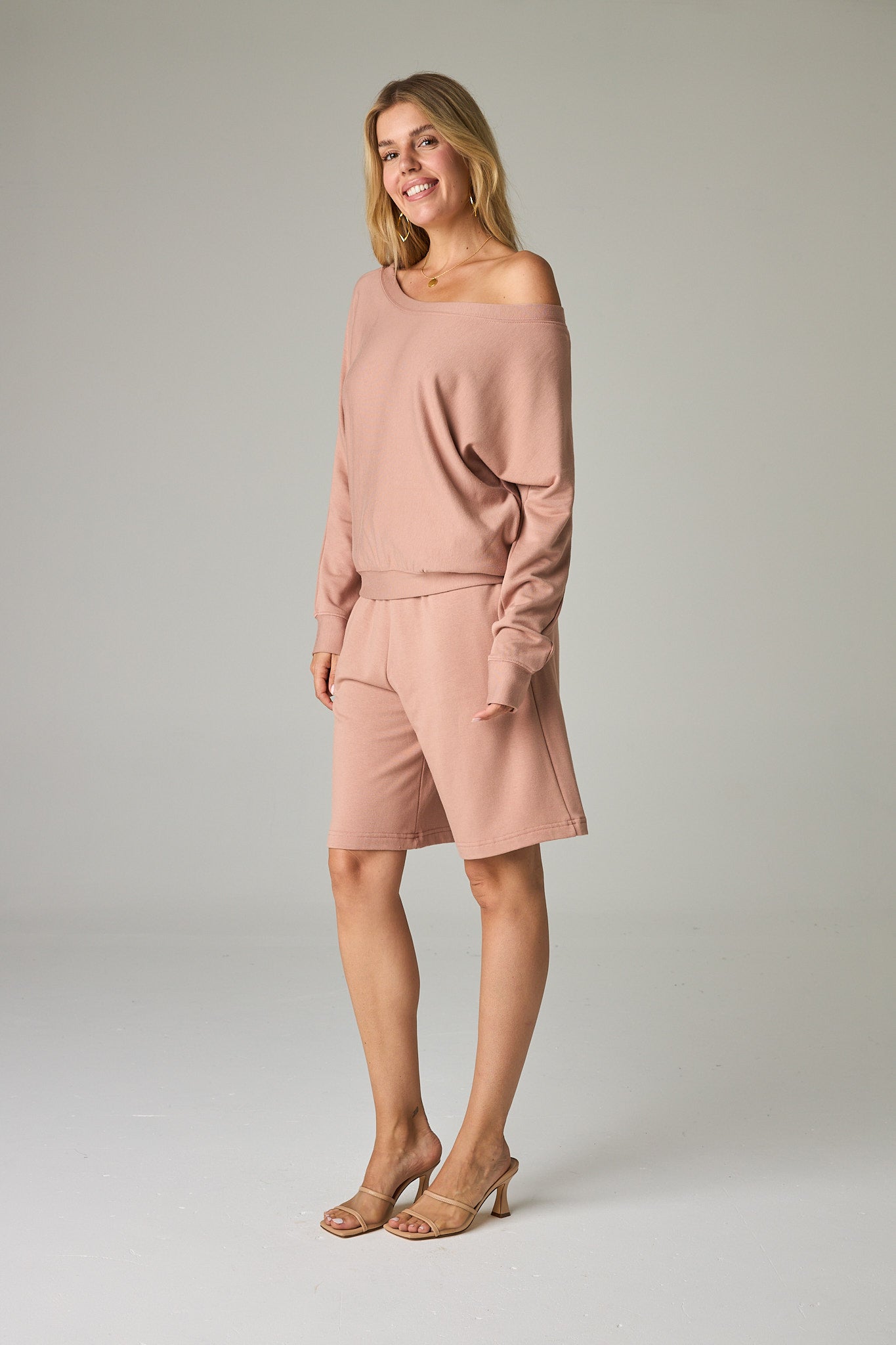 Desert Sand – Sophisticated pinkish tan