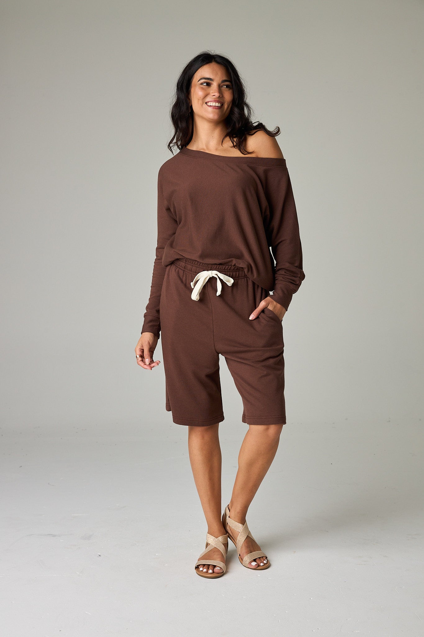 Earth Brown – Warm, earthy brown with depth