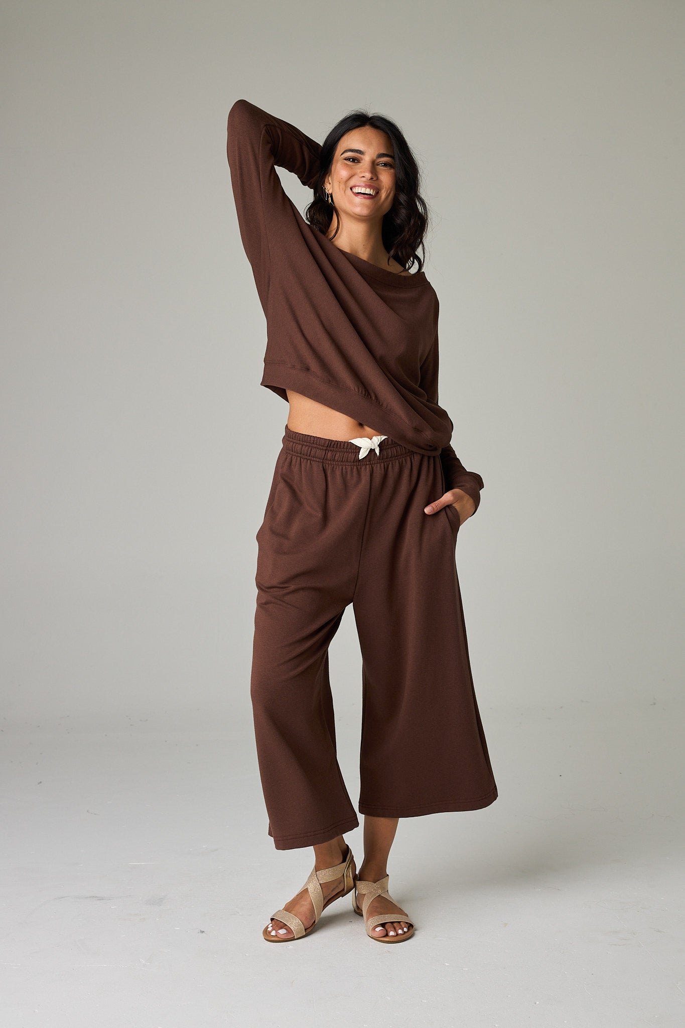 Earth Brown – Warm, earthy brown with depth