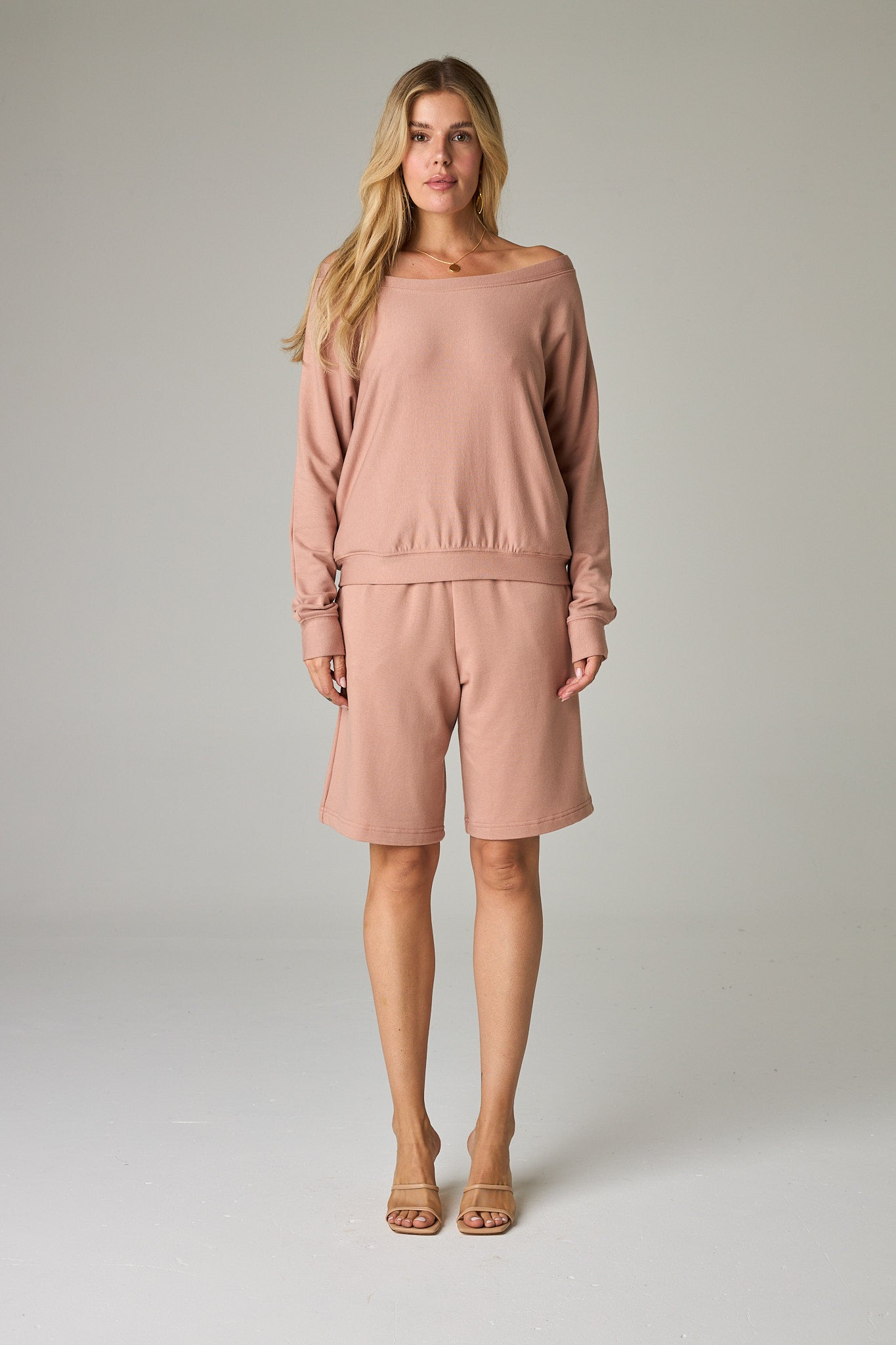 Desert Sand – Sophisticated pinkish tan