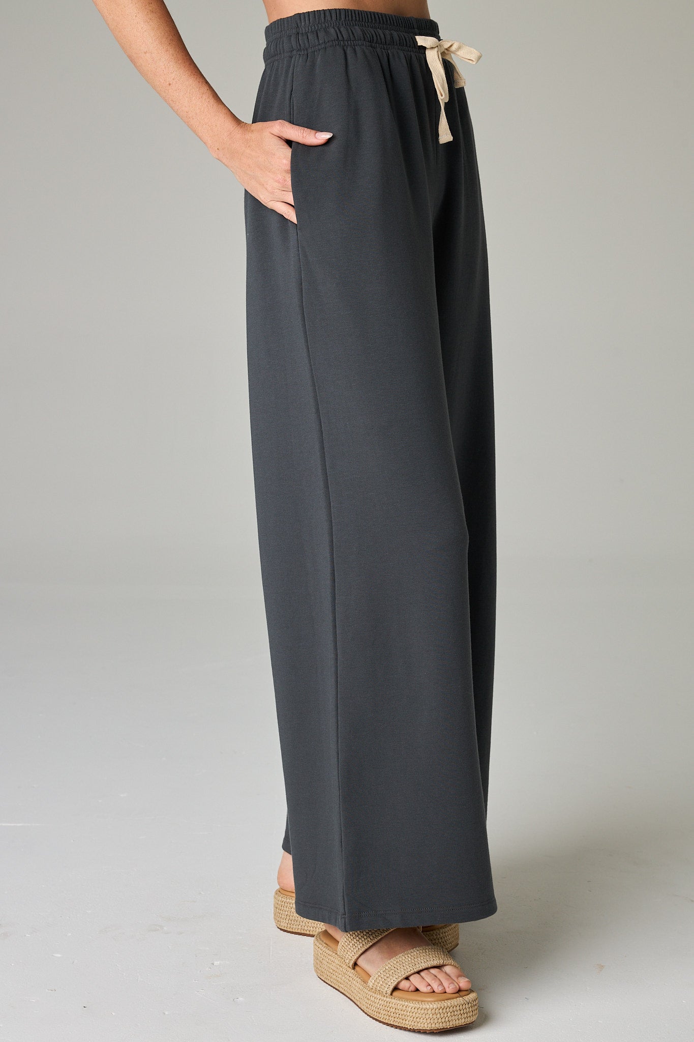 Slate – Cool, versatile grey