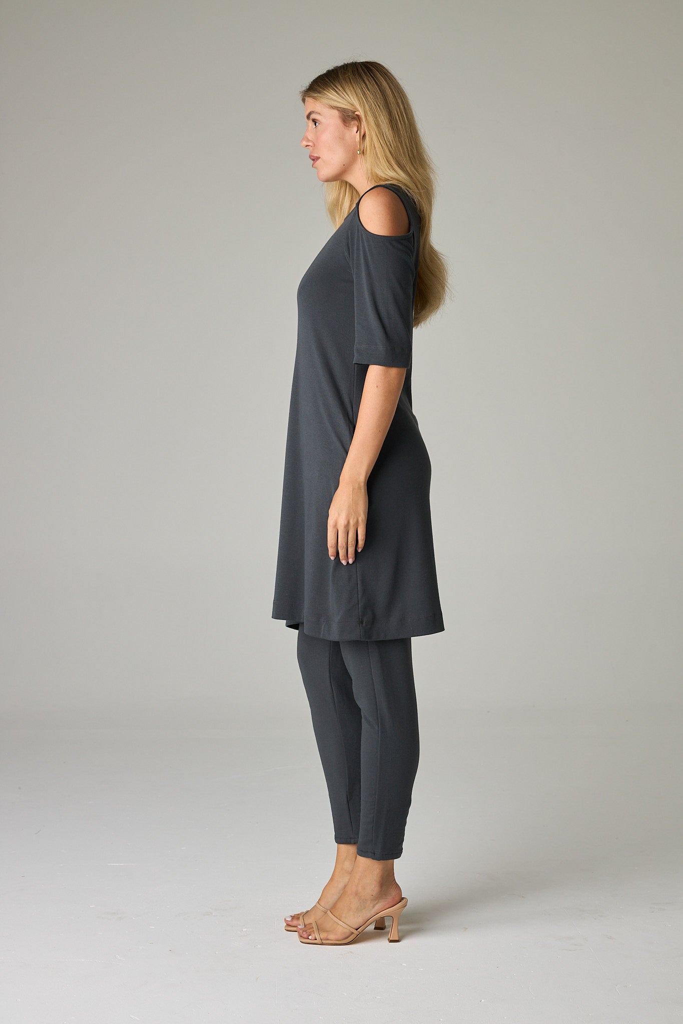 Slate – Cool, versatile grey