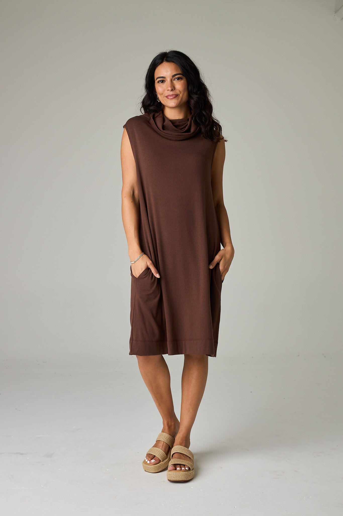 Earth Brown – Warm, earthy brown with depth