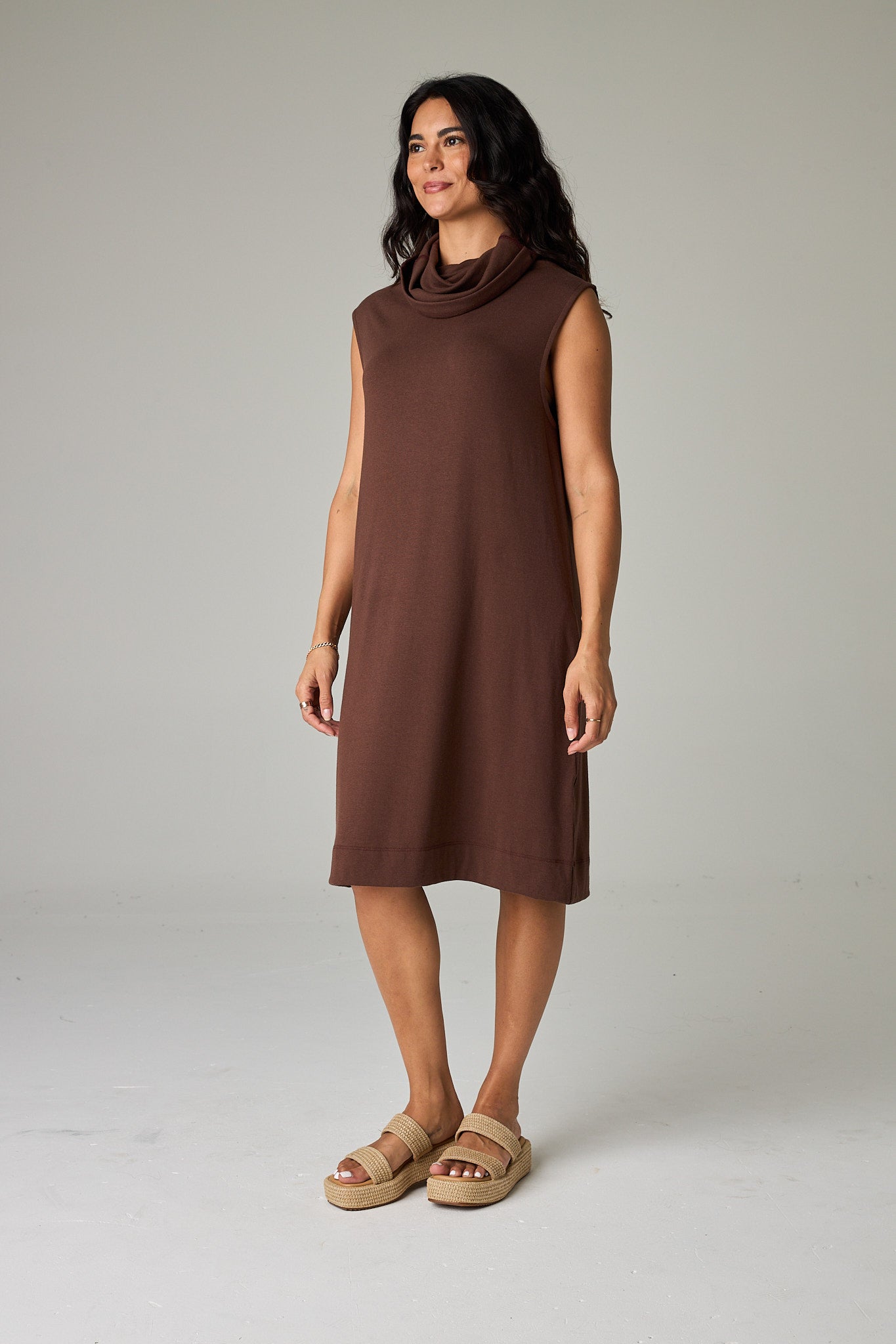 Earth Brown – Warm, earthy brown with depth