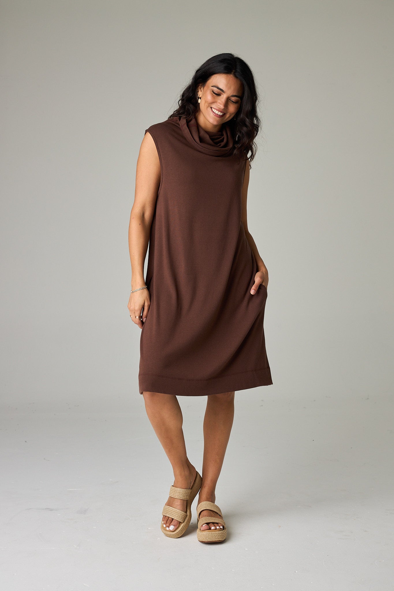 Earth Brown – Warm, earthy brown with depth