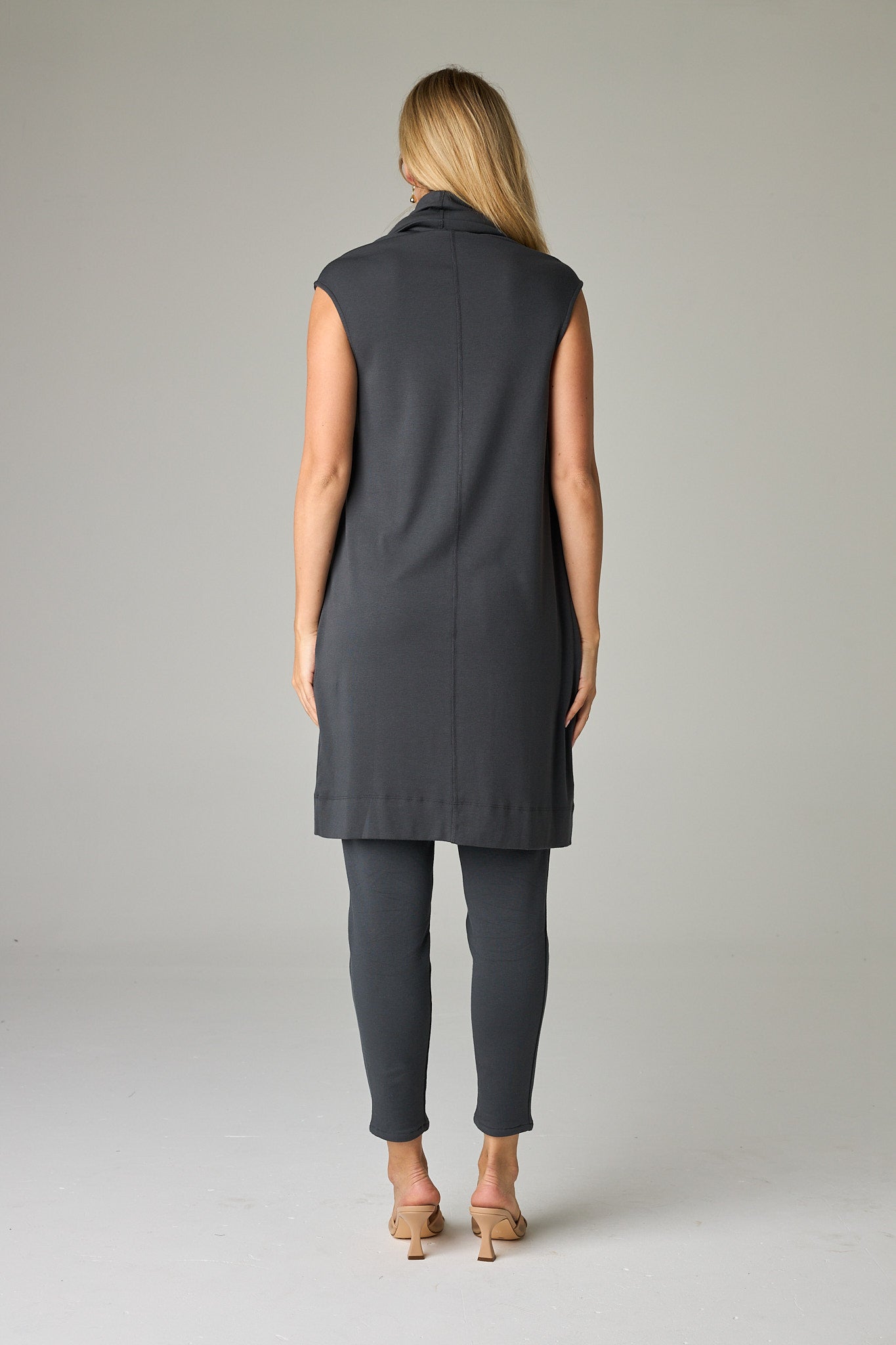 Slate – Cool, versatile grey