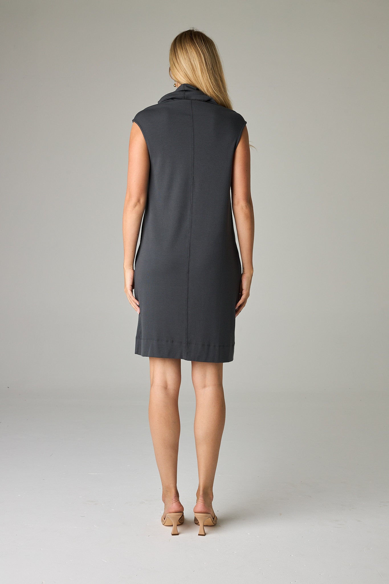 Slate – Cool, versatile grey