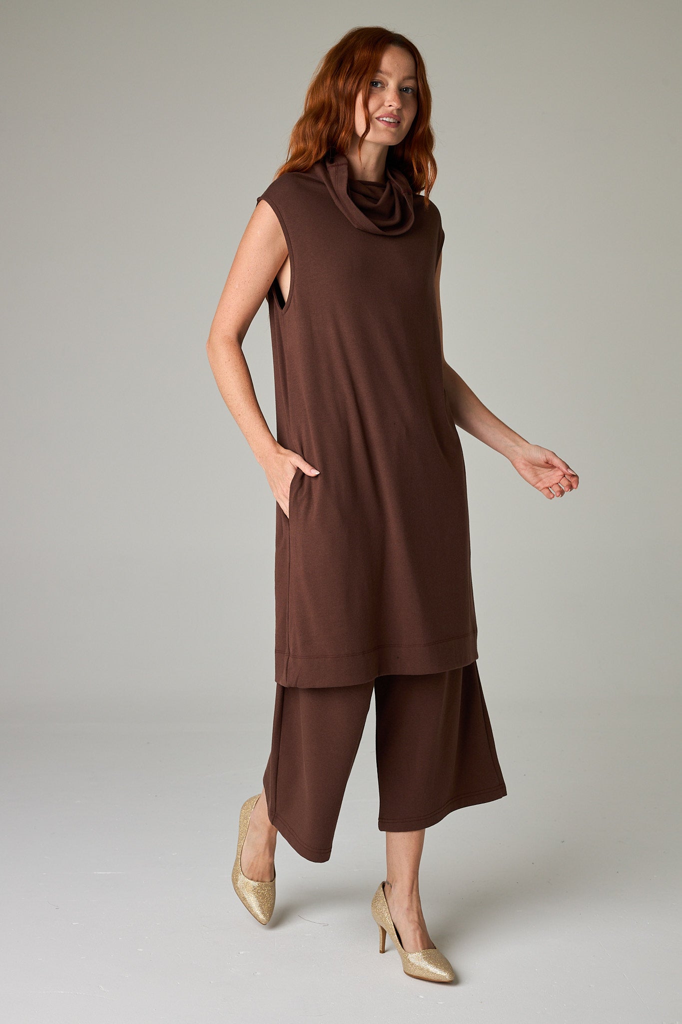 Earth Brown – Warm, earthy brown with depth