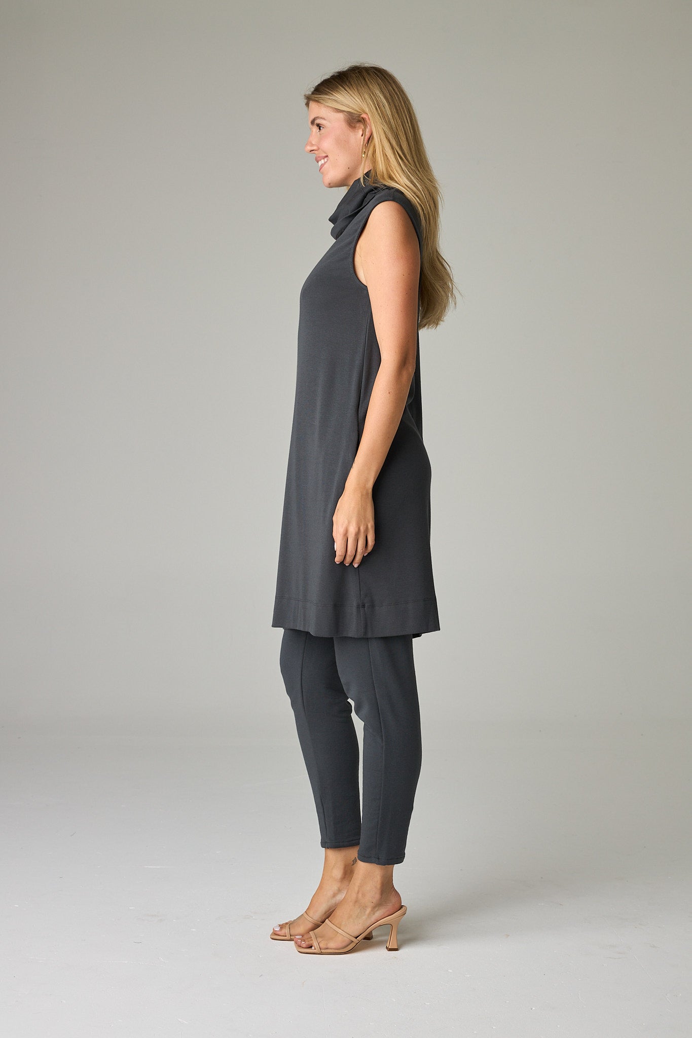 Slate – Cool, versatile grey