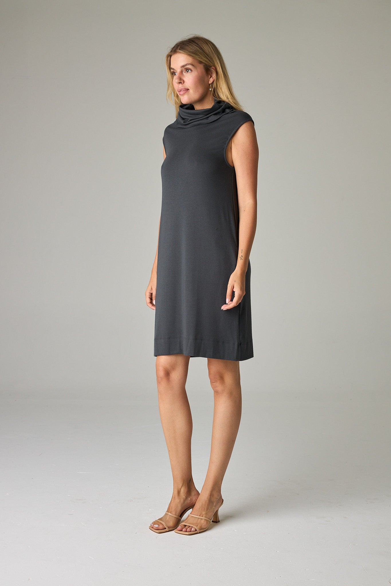 Slate – Cool, versatile grey