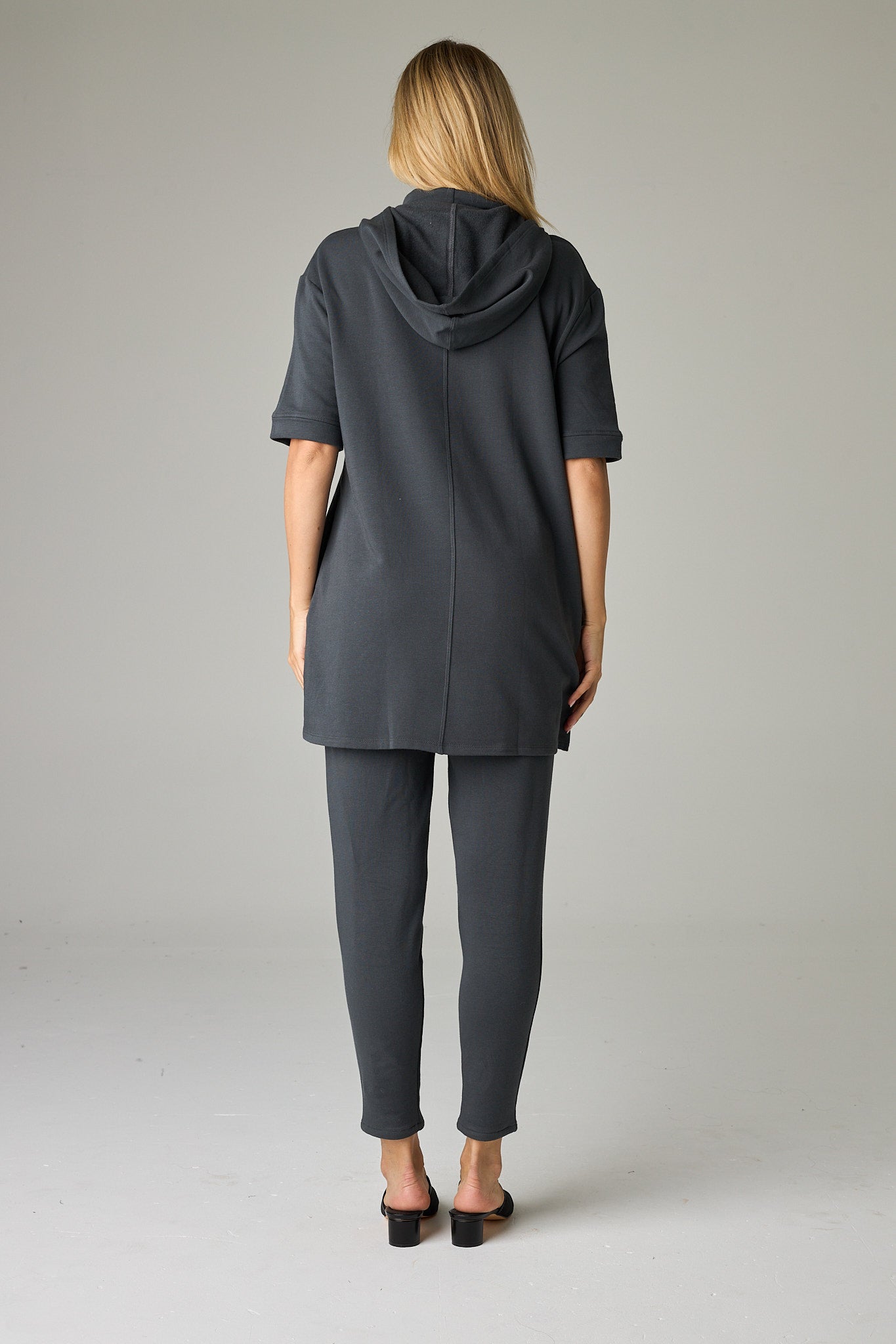 Slate – Cool, versatile grey