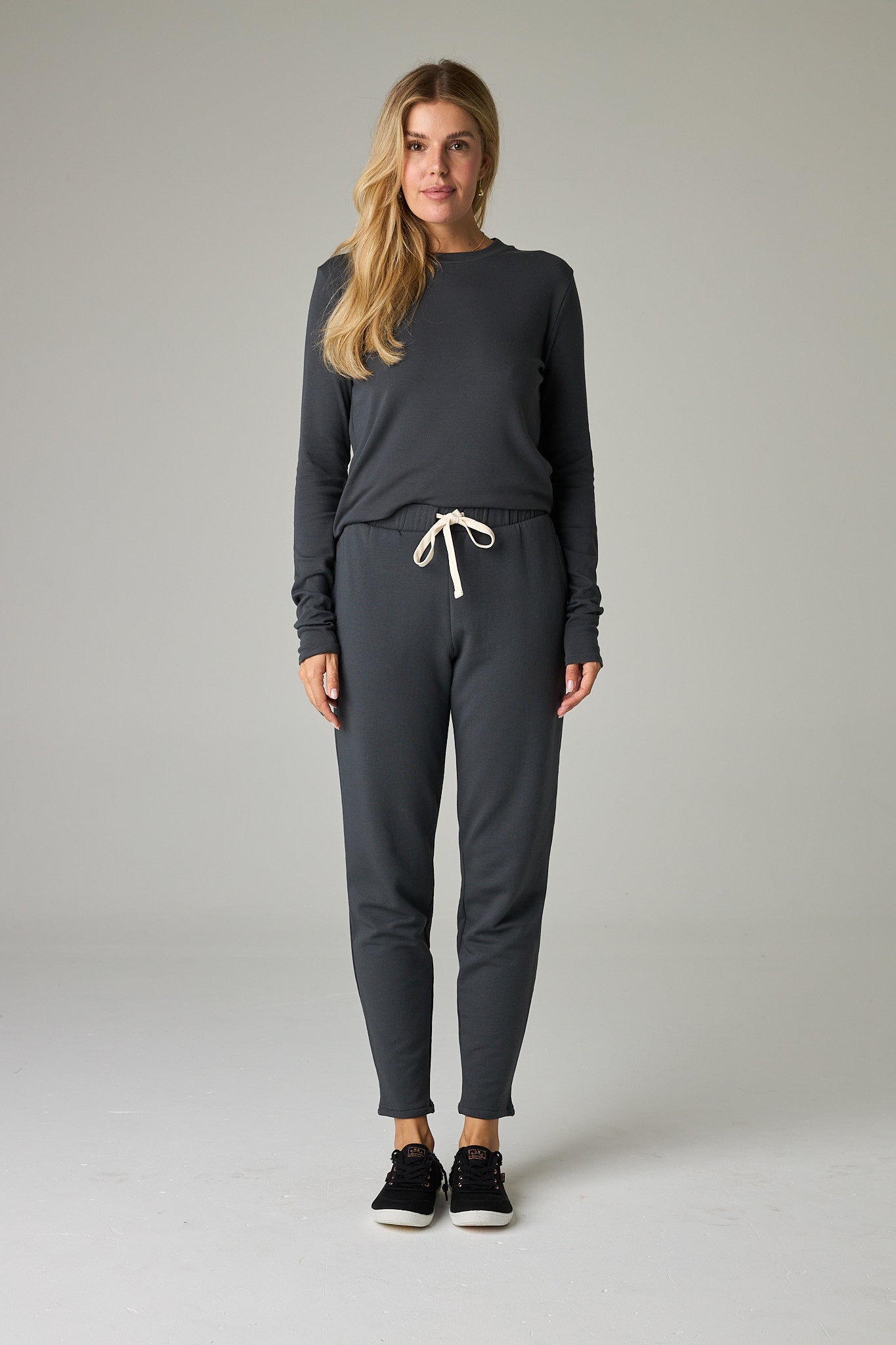 Slate – Cool, versatile grey