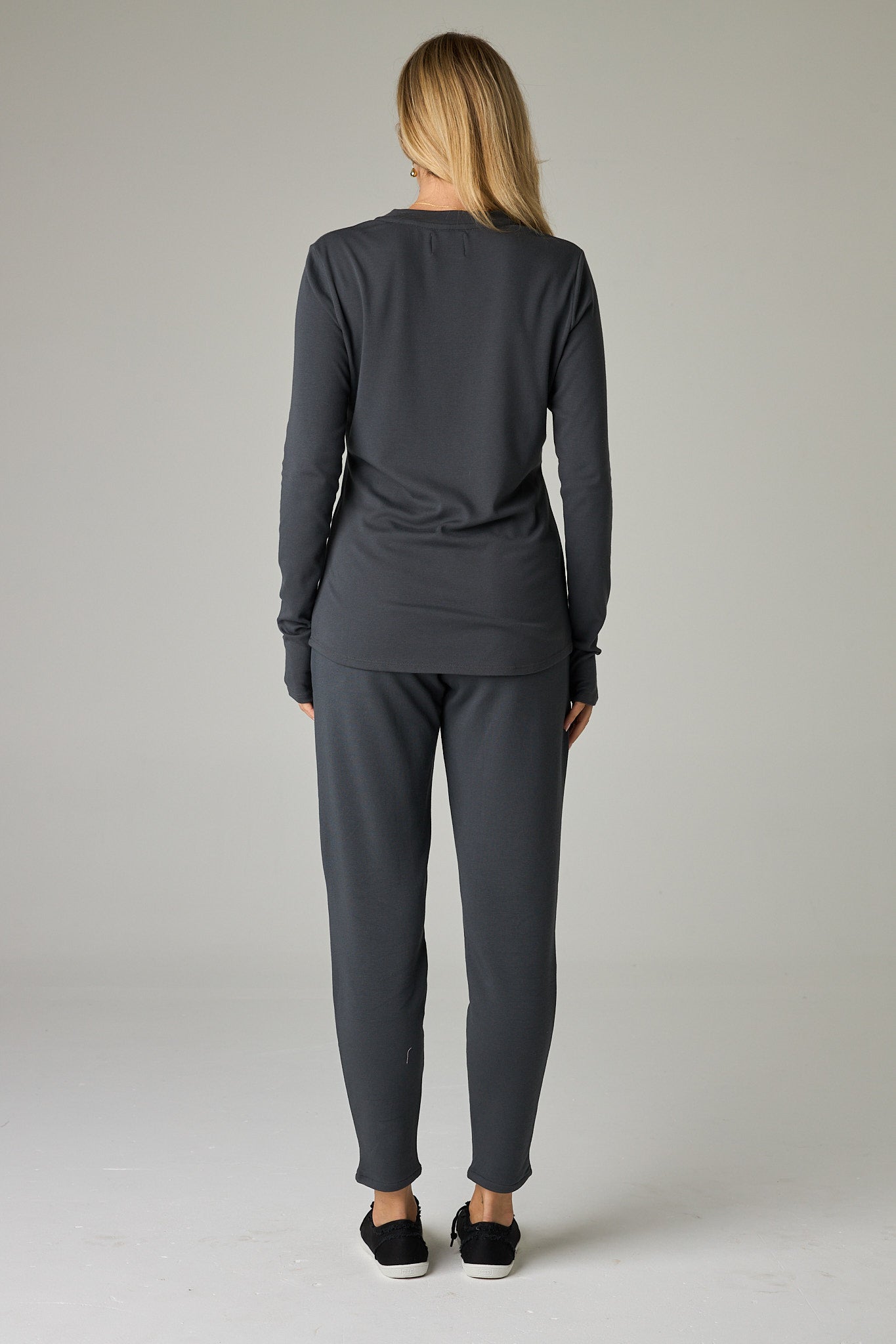 Slate – Cool, versatile grey