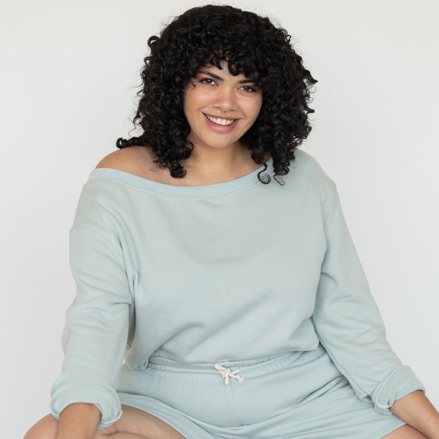 Untamed Off-Shoulder Cropped Sweatshirt - eavolu