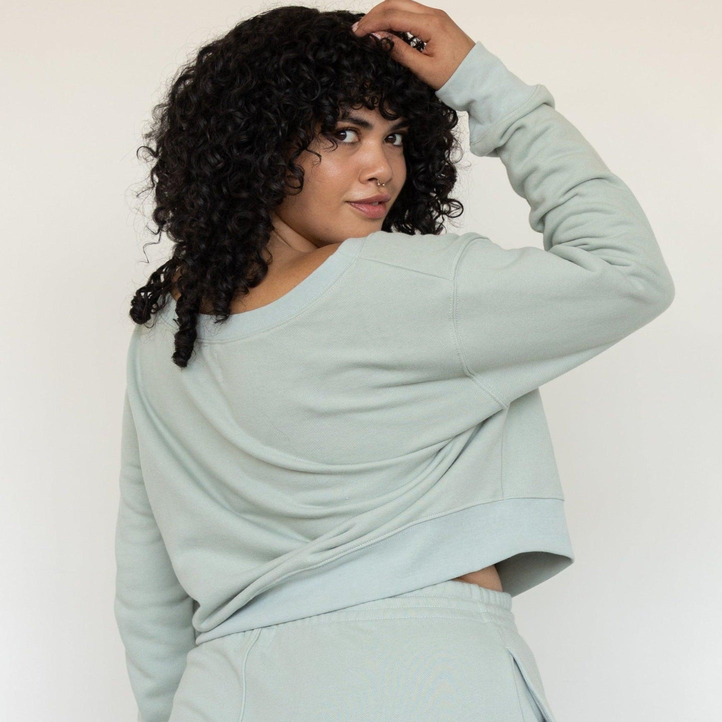 Untamed Off-Shoulder Cropped Sweatshirt - eavolu