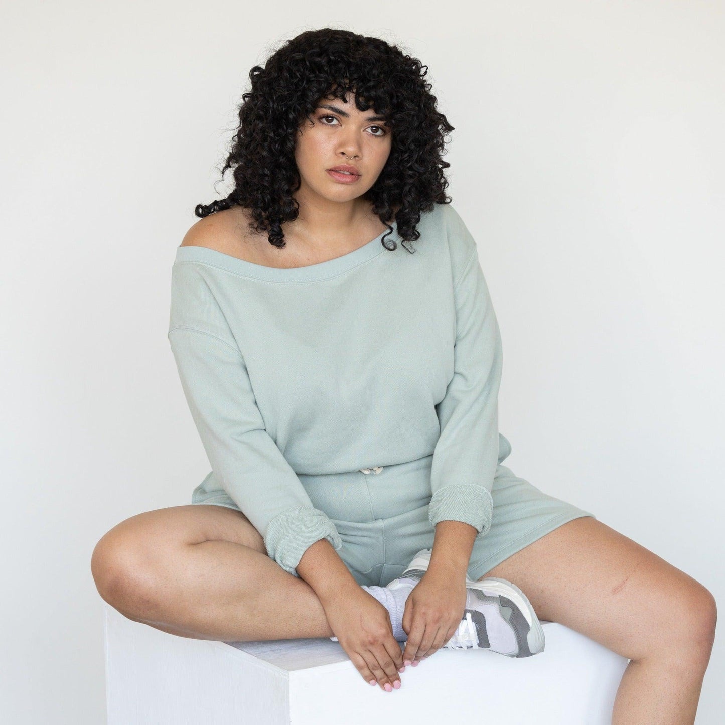 Untamed Off-Shoulder Cropped Sweatshirt - eavolu