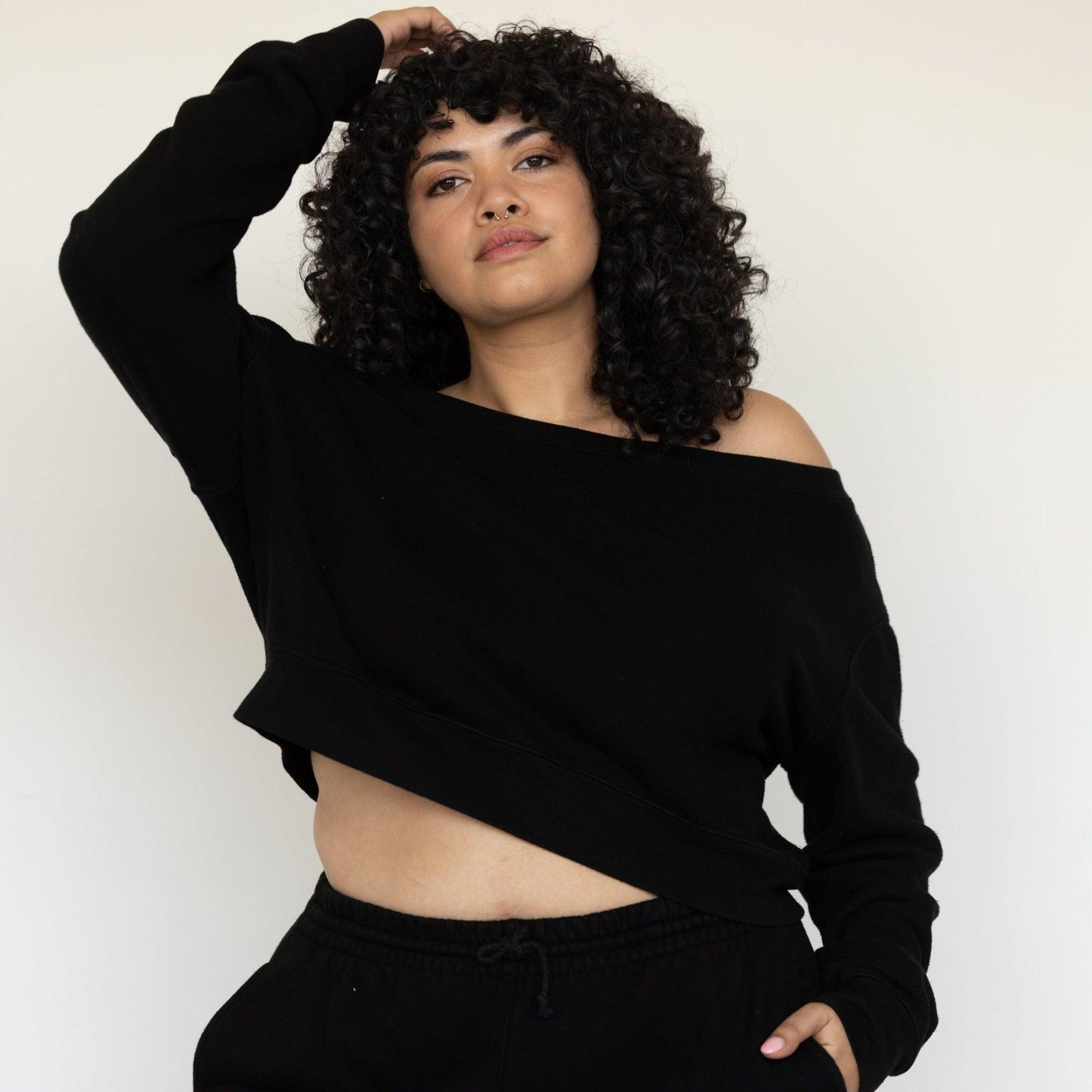 Untamed Off-Shoulder Cropped Sweatshirt - eavolu
