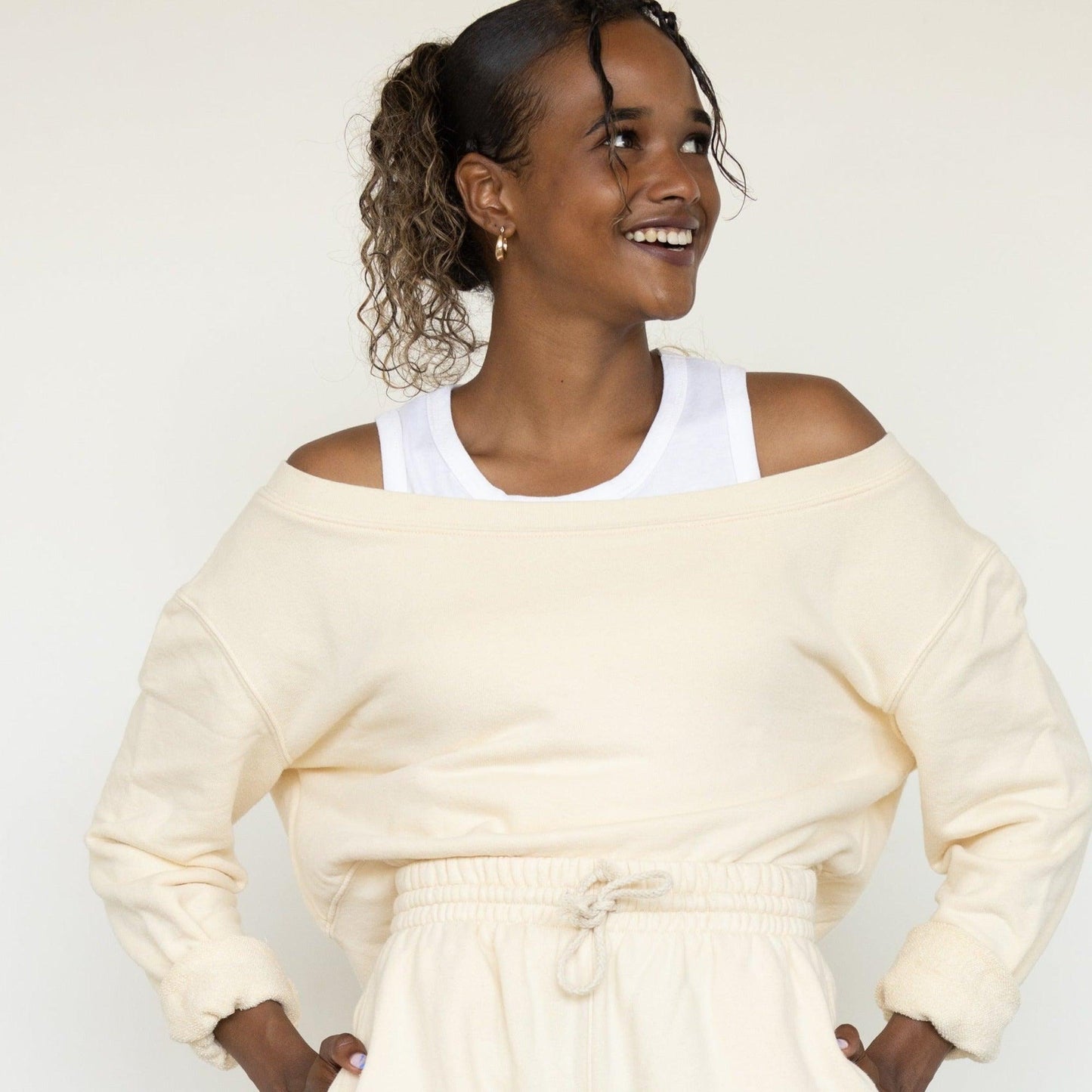Untamed Off-Shoulder Cropped Sweatshirt - eavolu