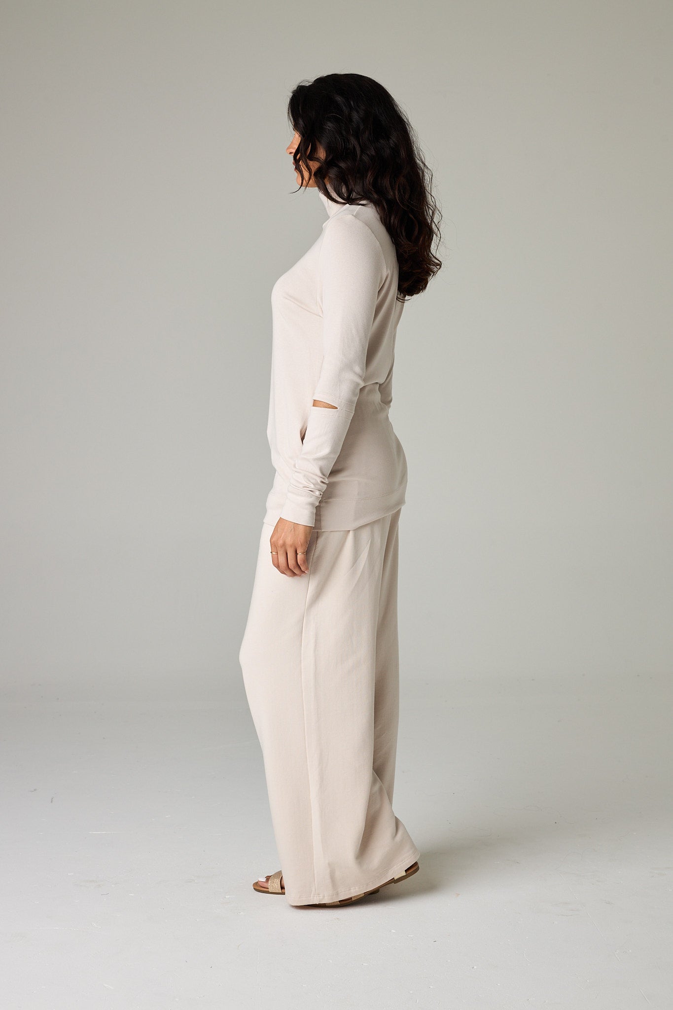 Bone – Refined, soft ivory