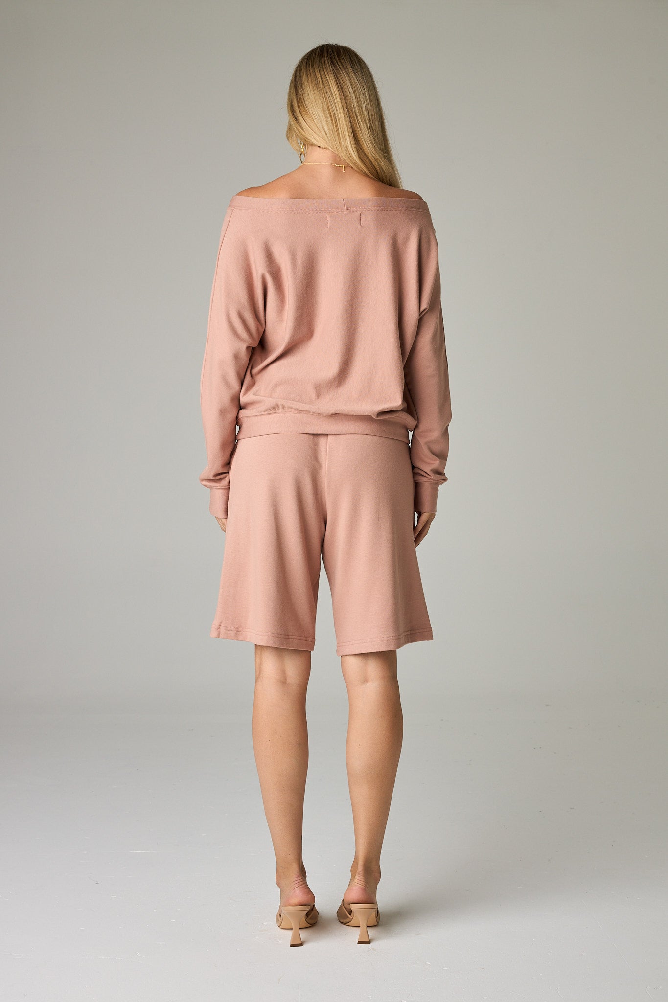 Desert Sand – Sophisticated pinkish tan