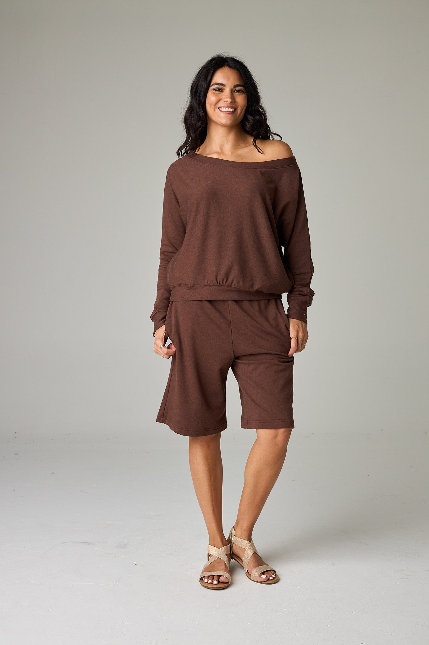 Earth Brown – Warm, earthy brown with depth