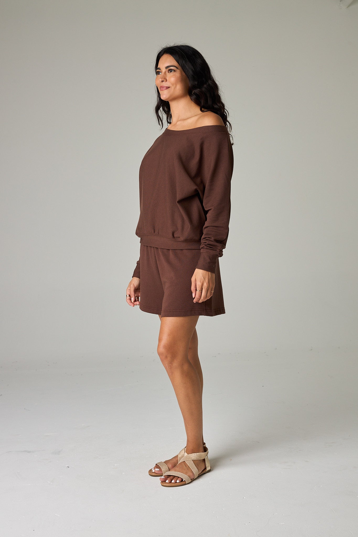 Earth Brown – Warm, earthy brown with depth