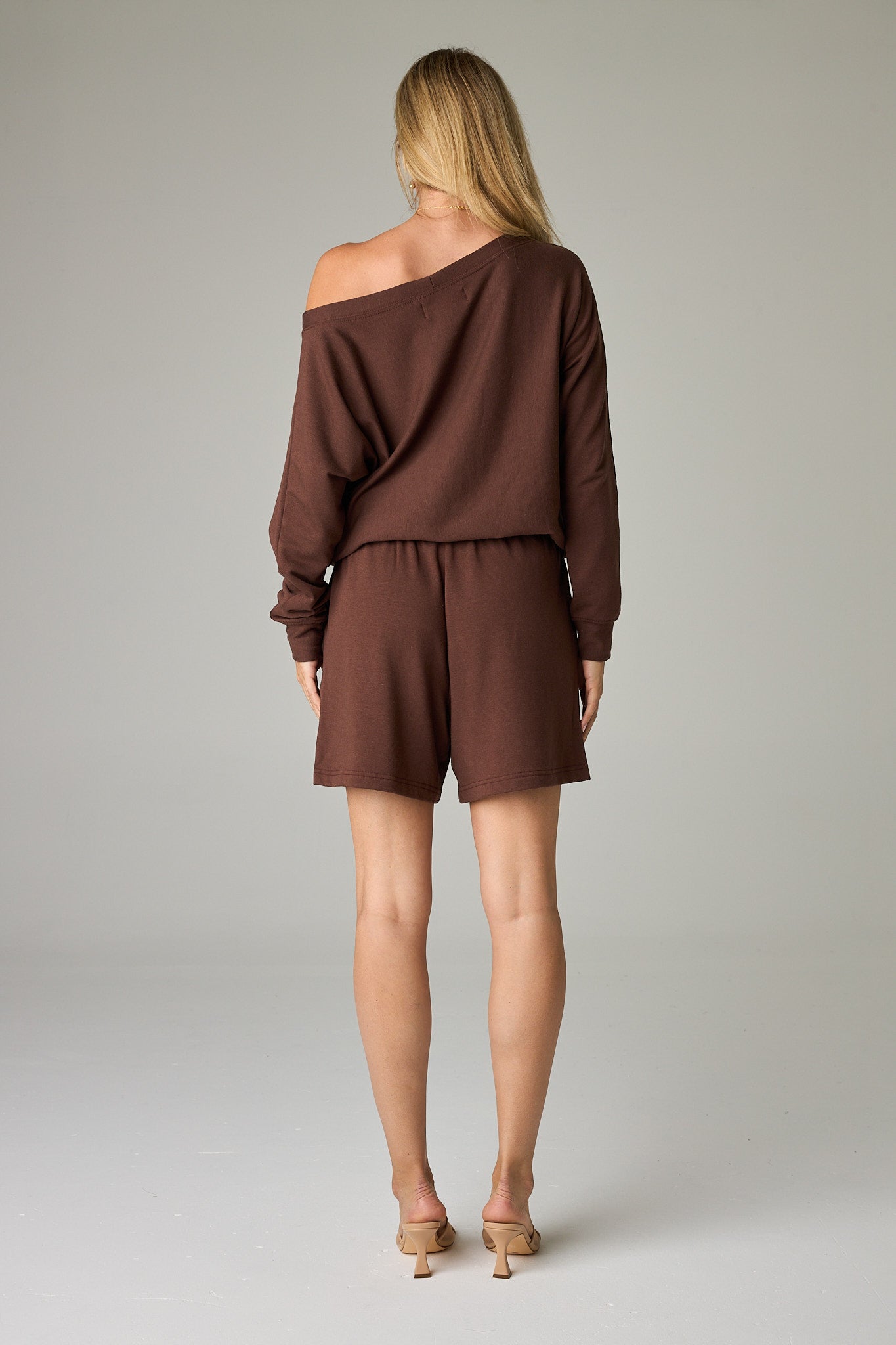 Earth Brown – Warm, earthy brown with depth