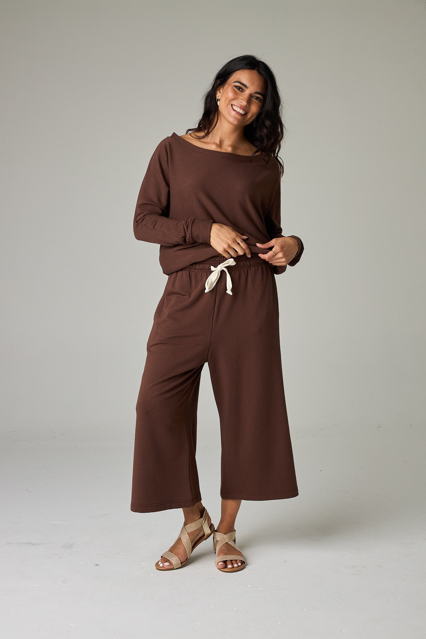 Earth Brown – Warm, earthy brown with depth