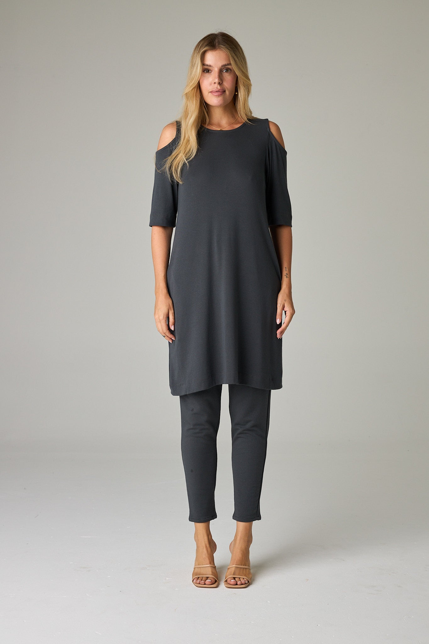 Slate – Cool, versatile grey