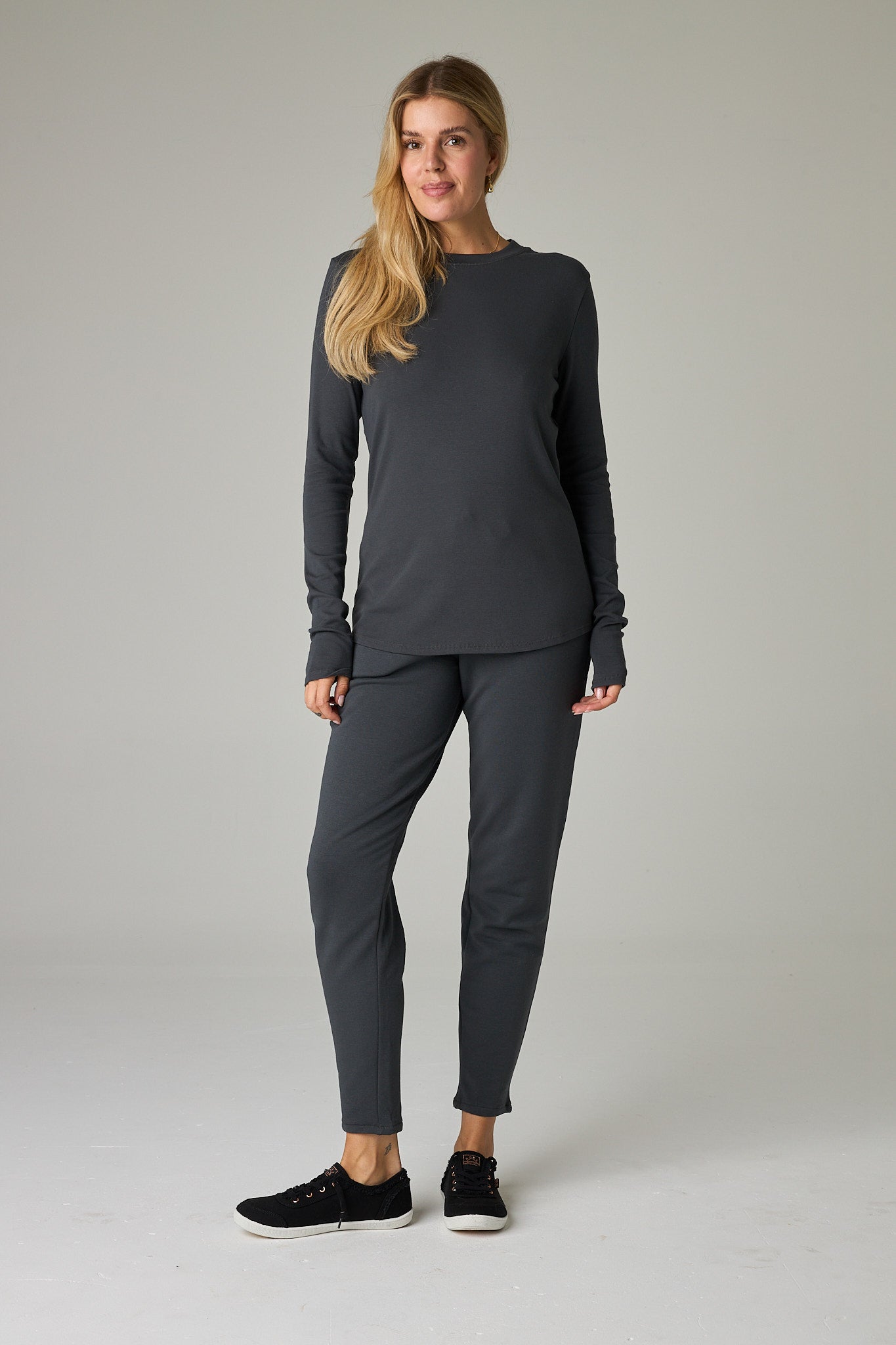 Slate – Cool, versatile grey