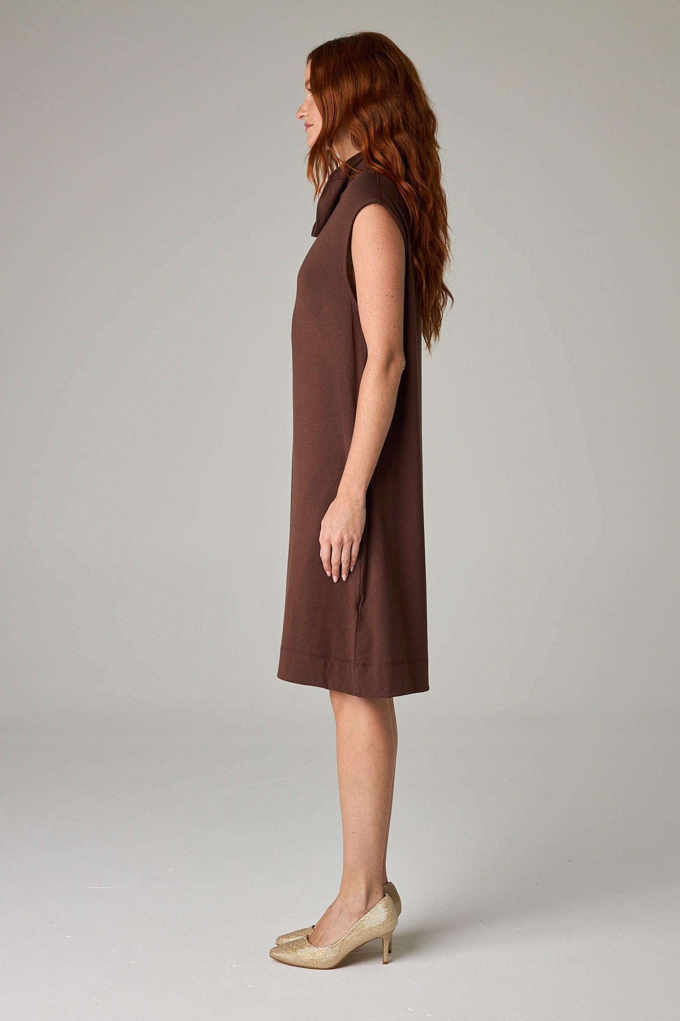 Earth Brown – Warm, earthy brown with depth